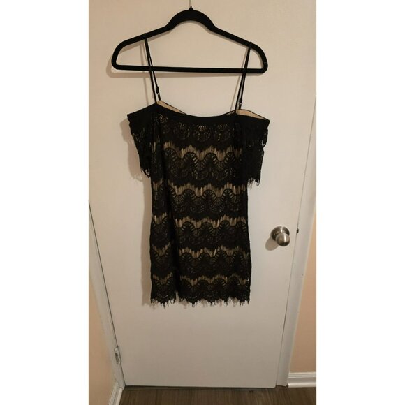 TOTO COLLECTION Dress Cold Shoulder Juniors L/XL Black Lace Cocktail Funeral NWT - Picture 1 of 9
